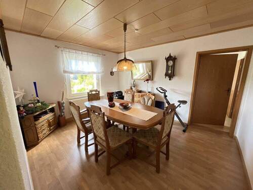 Ein Zimmer im EG - 6 Zimmer Einfamilienhaus in Kleingießhübel