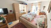 Schlafzimmer im Erdgeschoss mit Zugang zur Terrasse - Doppelhaushälfte mit 153,50 m&sup2; in Oberkirch zum Kaufen