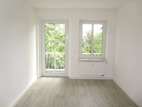 Schlafzimmer - Erst kürzlich saniert! - 370,00 EUR Kaltmiete, ca.  60,00 m² Wohnfläche