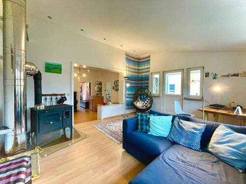 Wohnraum mit Kamin - 