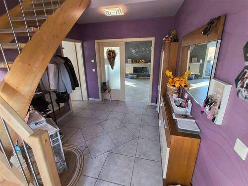 Hauseingang / Flur - 5 Zimmer Einfamilienhaus in Eschweiler