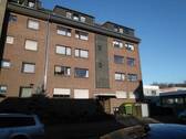 Hausansicht - frisch renoviert: 2,5 Zi. Whg. mit Einbauküche, Balkon und Aufzug