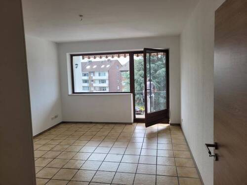 WZ mit Balkon - 2 Zimmer Etagenwohnung in Duisburg