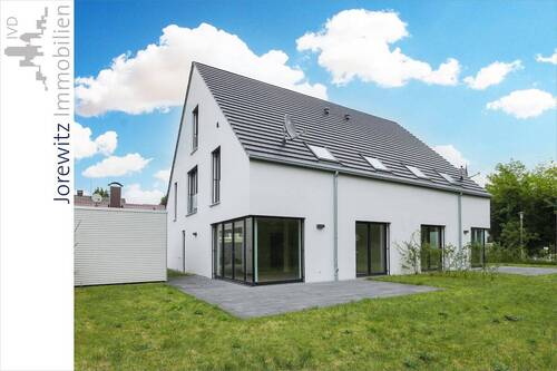 001 - Gartenansicht - Neubau-Doppelhaushälfte (KfW-Effizienzhaus 55) in Bi-Senne - Effizient, modern & bezugsfertig