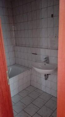 Bad mit Wanne - 
