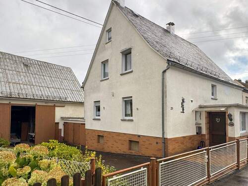 Seitliche Frontansicht - 6 Zimmer Einfamilienhaus zum Kaufen in Oberrod
