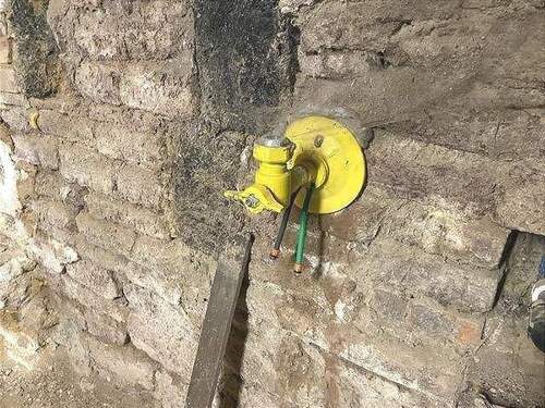 Gasanschluss im Keller - 