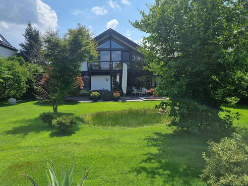 Ansicht vom Garten - Exclusives Einfamilienhaus in ruhiger Stadtlage