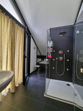 Bad mit Wellnessdusche - 