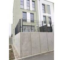 So gut wie neu, auf hohem Niveau: Chices Reihenendhaus, unterkellert, mit 2 TG-Stellplätzen, etc. - Regensburg Konradsiedlung-Wutzlhofen