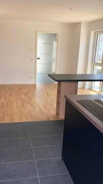 im Erdgeschoß: - 5 Zimmer Reihenendhaus zur Miete in Regensburg