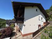 Seitliche Ansicht - 8 Zimmer Einfamilienhaus in Dillenburg