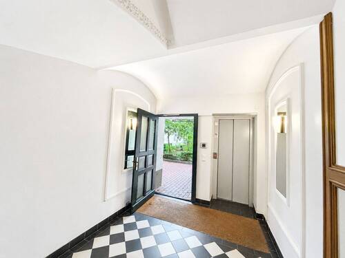 Aufzug - Etagenwohnung mit 190,00 m&sup2; in Berlin zum Kaufen