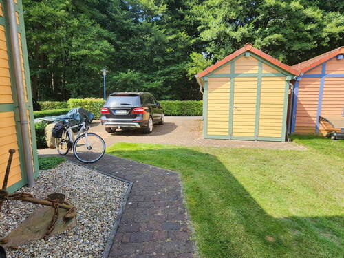 Stellplätze, Gerätehaus - 3 Zimmer Mehrfamilienhaus, Wohnhaus in Rheinsberg