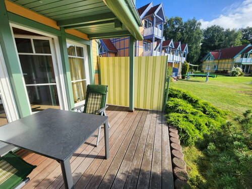Terrasse m. Windschutz - 