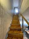 Treppe zum oberen Bereich (Weitwinkelaufnahme) - 