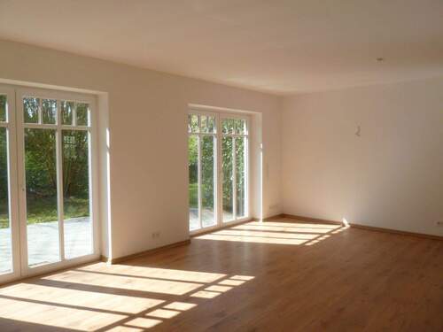 Wohnzimmer mit Terrasse - 