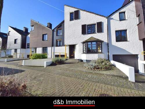 3.JPG - 6 Zimmer Reihenmittelhaus in Köln