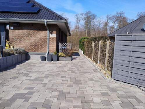 Stellplatz und Zugang - Etagenwohnung mit 90,00 m&sup2; in Scharbeutz zur Miete