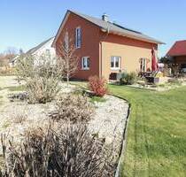 *Sonnig* Niedrigenergiehaus mit gehobener Ausstattung, Kamin, Terrasse und viel Garten - Coswig