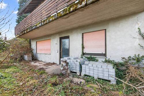 Gartenansicht und Terrasse UG - 