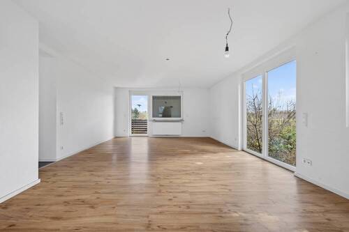 Wohn-/Essbereich mit Balkontüre - Einfamilienhaus mit 150,00 m&sup2; in Ettlingen / Schluttenbach zum Kaufen
