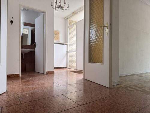 Blick auf Eingang/WC - 5 Zimmer Bungalow zum Kaufen in Pinneberg / Thesdorf