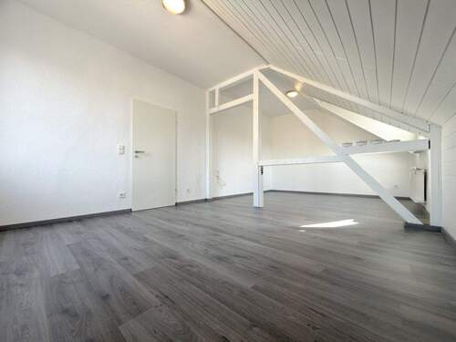 Wohnzimmer - 2 Zimmer Etagenwohnung zur Miete in Gelsenkirchen