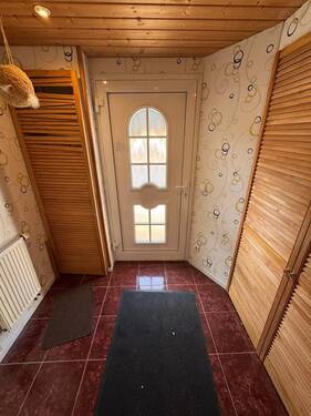 Flur Eingang - Einfamilienhaus mit 135,00 m&sup2; in Luisenthal zum Kaufen