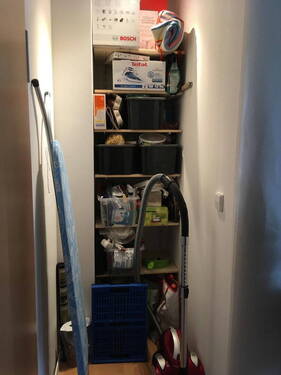 Nische hinter Wohnungstüre - 