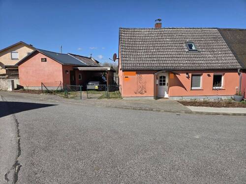 Vorderansicht - Kleine DHH auf kleinem Grundstück ...für Urlaub und oder Festwohnen