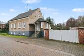 Objektansicht straßenseitig - 