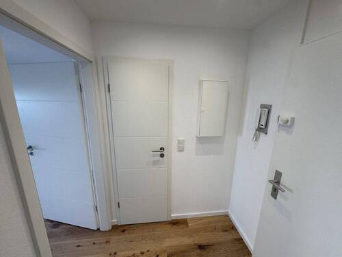 Flur - Etagenwohnung mit 77,00 m&sup2; in Köln zum Kaufen
