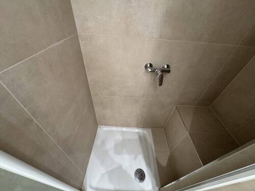 Dusche mit Ablage - 