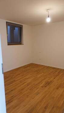 W04 Zimmer li. 1.JPG - 