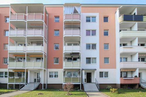 Objektansicht - Großzügige 3-Zimmer-Wohnung 76m² mit Balkon und zwei Bädern im 1.Obergeschoss