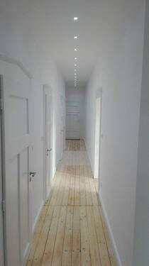 Flurblick Richtung Eingangstür - 2 Zimmer Etagenwohnung zur Miete in Hannover