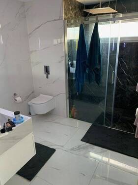 Bad- Marmor - Bodentief - 