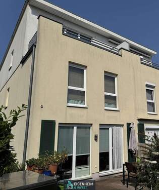 Hauansicht - Doppelhaushälfte am Spandauer See - großzügig, hell & familienfreundlich