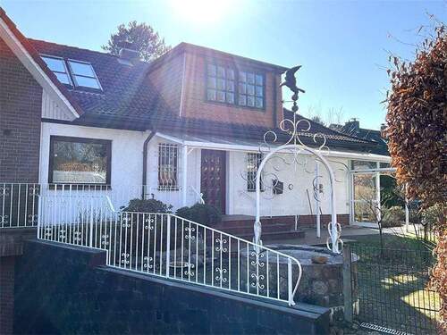 Ansicht Haus - Haus im Haus, ca 120,00 m², mit Grundstücksanteil und Garage in HH Lokstedt