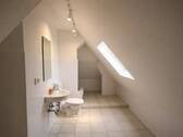 Bad mit KI Spiegel und Licht - 