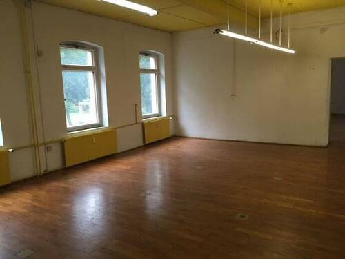 Gewe´rbefläche mit Parkettboden (Elektroinseln mgl - Büro zur Miete in Auerbach