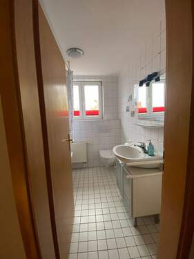 9112-684_Badezimmer (1).JPEG - 