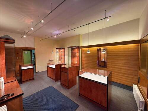 Verkaufsraum Ladengeschäft EG - 5 Zimmer Mehrfamilienhaus, Wohnhaus in Albstadt