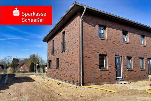 Straßen-/ Seitenansicht - Exklusiver Neubau - Schlüsselfertig & stilvoll