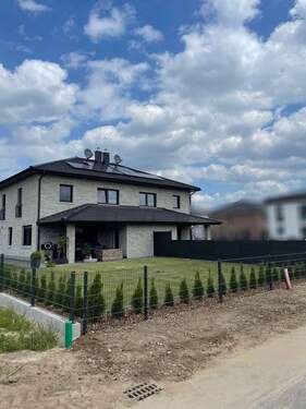 Gartenansicht - baugleiche Außenanlage - 4 Zimmer Doppelhaushälfte in Fintel