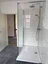 geräumige Dusche - 