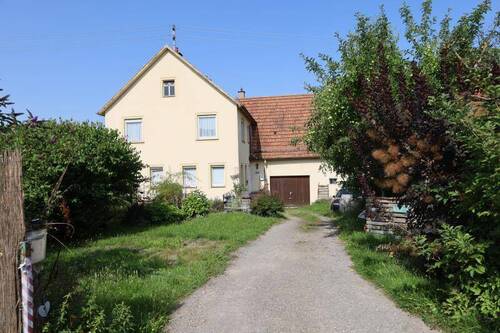 Einfahrtsweg - 5 Zimmer Mehrfamilienhaus, Wohnhaus zum Kaufen in Bisingen