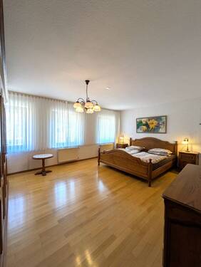 großes Schlafzimmer im OG - 