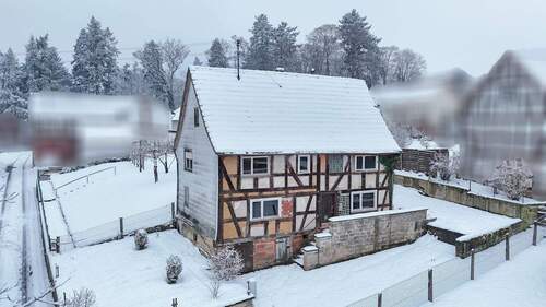 Straßenansicht - Projekt gesucht? Wir freuen uns auf Denkmal-Liebhaber mit handwerklichem Geschick!